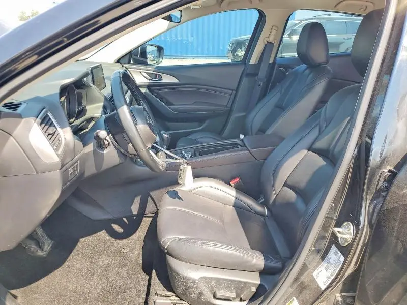 2018 MAZDA 3 TOURING  