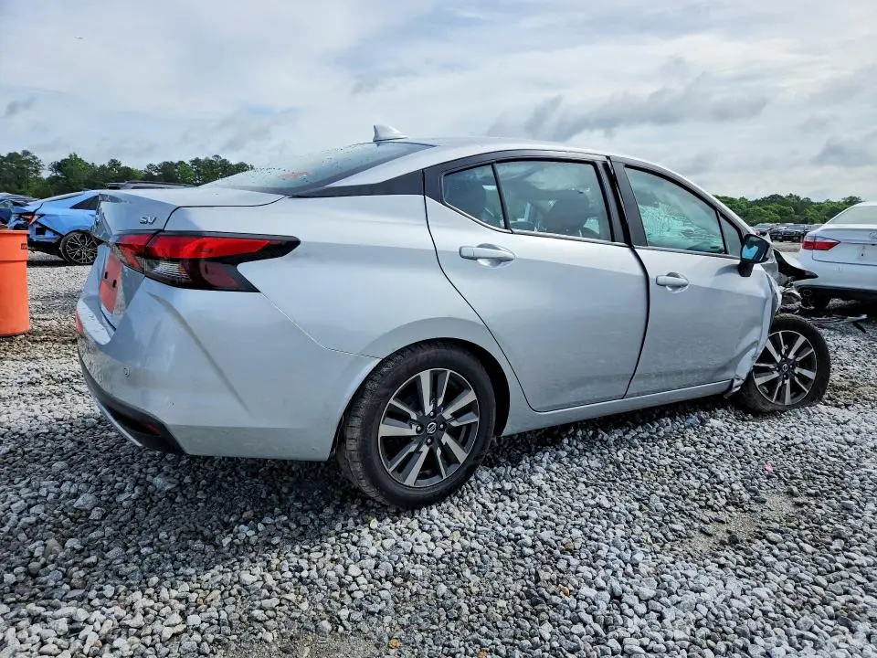 2021 NISSAN VERSA SV  