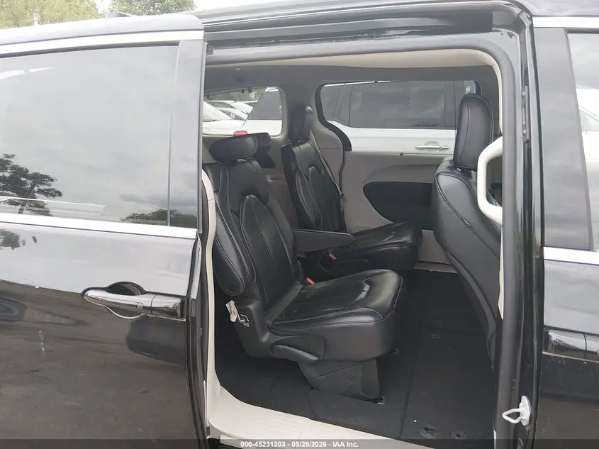 2022 CHRYSLER PACIFICA TOURING L