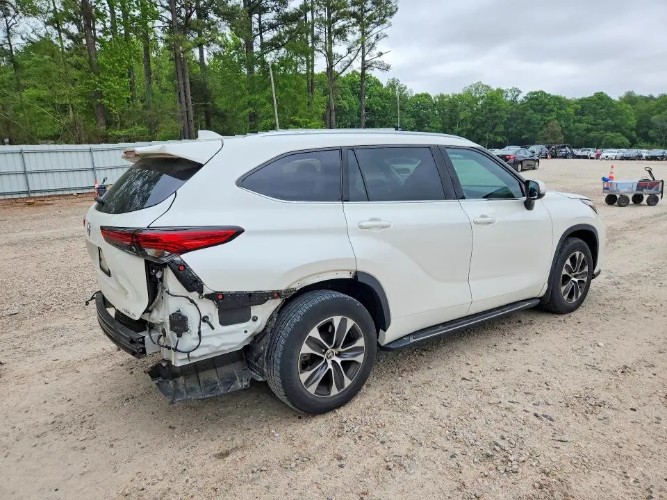 2020 TOYOTA HIGHLANDER XLE  