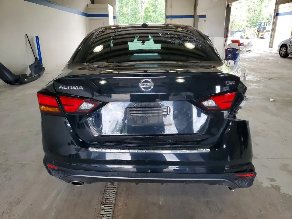 2021 NISSAN ALTIMA SR  
