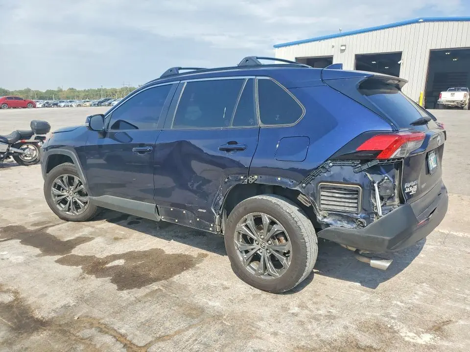2022 TOYOTA RAV4 XLE PREMIUM  
