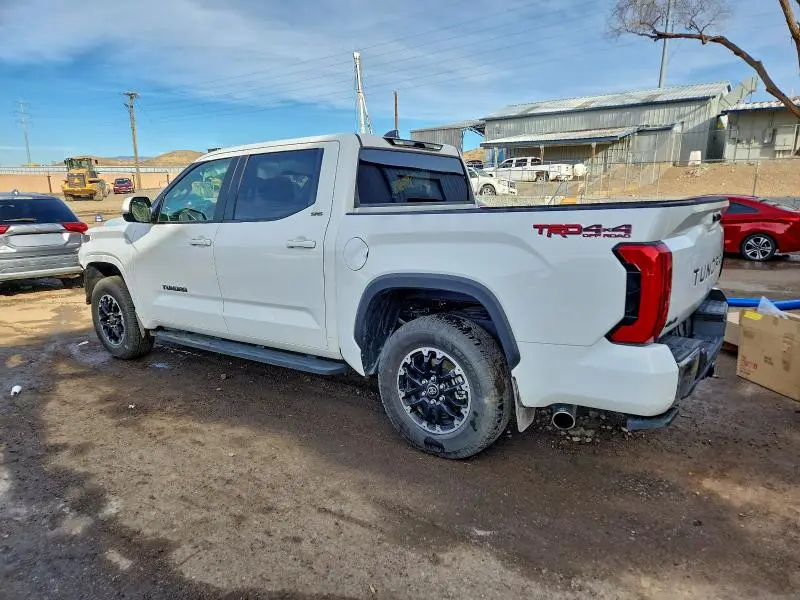 2025 TOYOTA TUNDRA SR5  