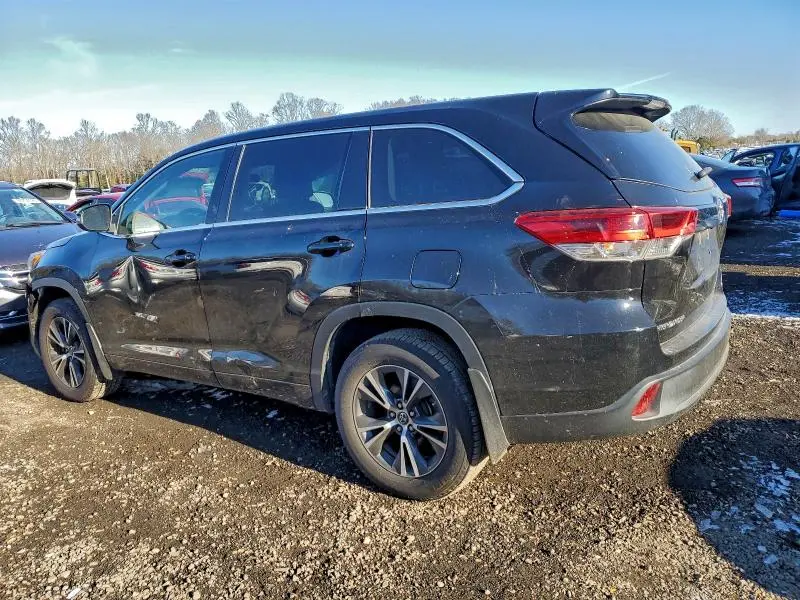 2018 TOYOTA HIGHLANDER LE  