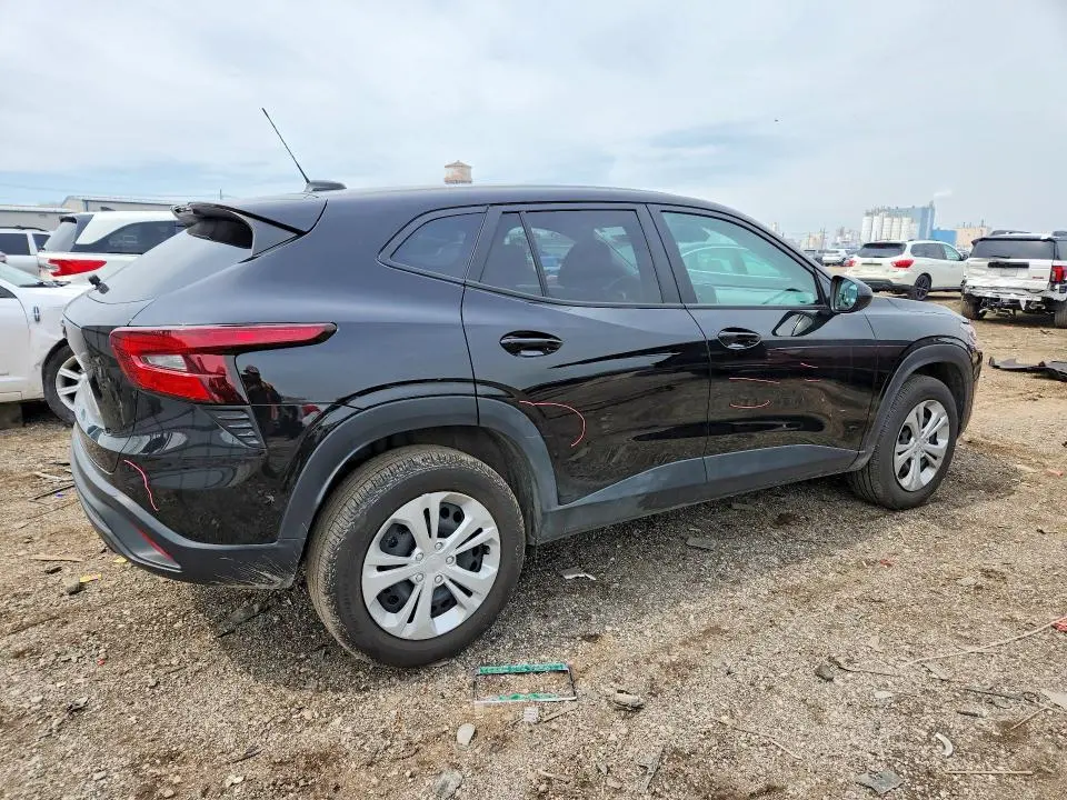 2025 CHEVROLET TRAX LS  