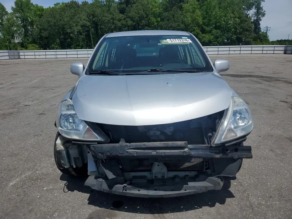 2011 NISSAN VERSA 1.8 S  