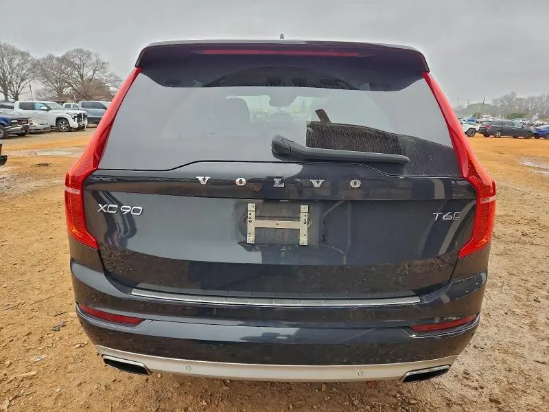 2021 VOLVO XC90 T6 MOMENTUM  