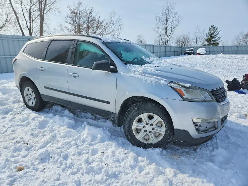 2014 CHEVROLET TRAVERSE LS  