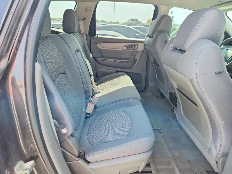 2015 CHEVROLET TRAVERSE LS  