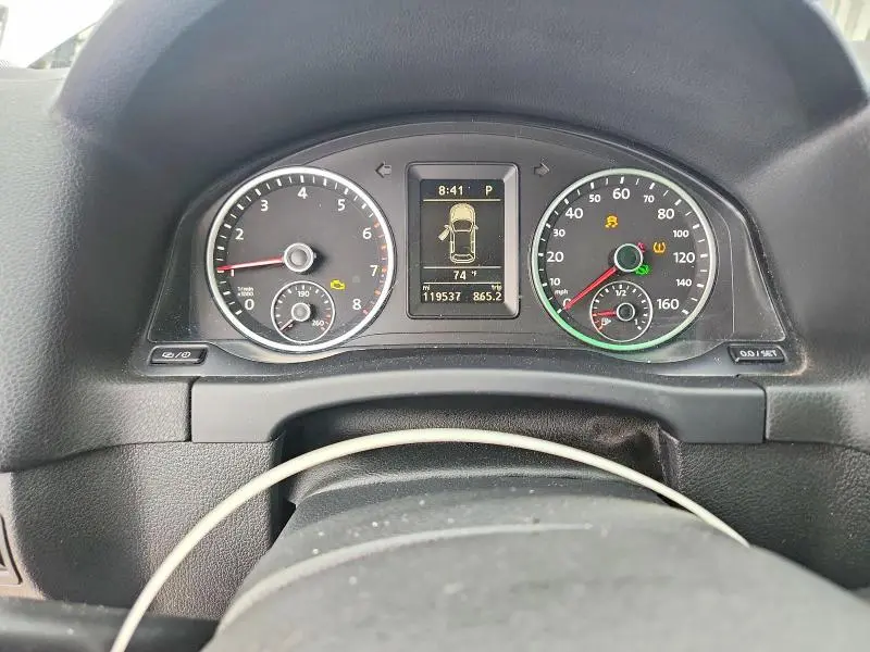 2013 VOLKSWAGEN TIGUAN S  
