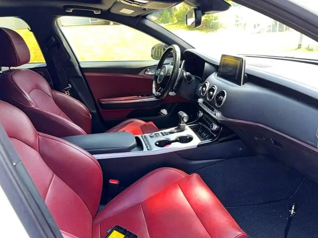 2019 KIA STINGER GT1  