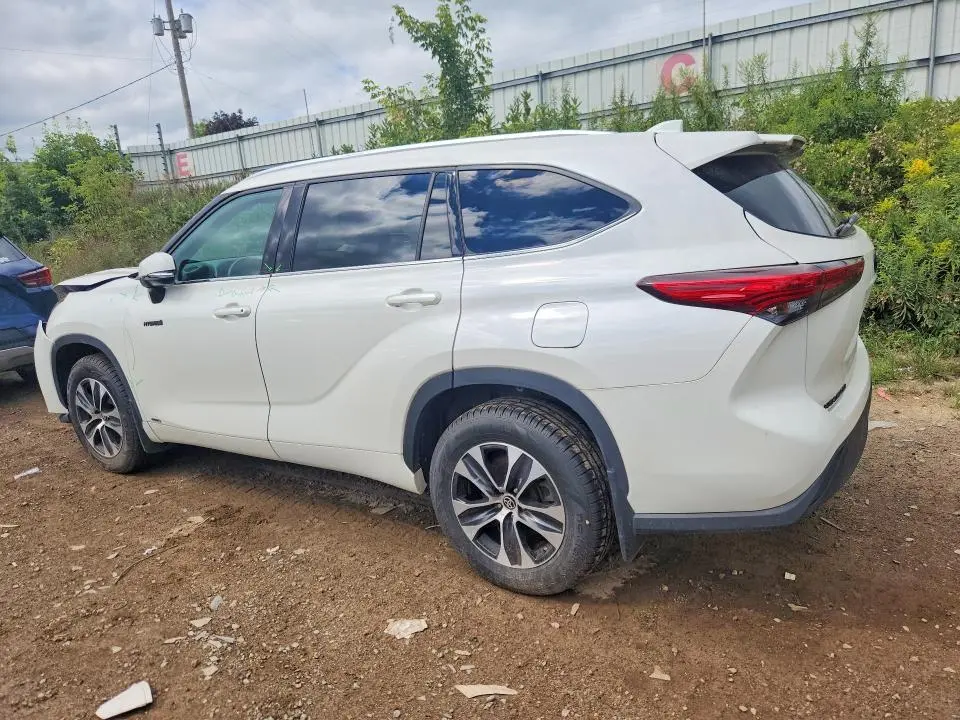 2021 TOYOTA HIGHLANDER HYBRID XLE  