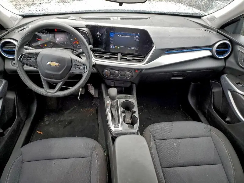 2025 CHEVROLET TRAX LS  