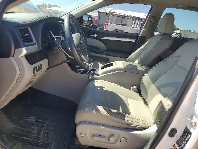 2016 TOYOTA HIGHLANDER XLE  