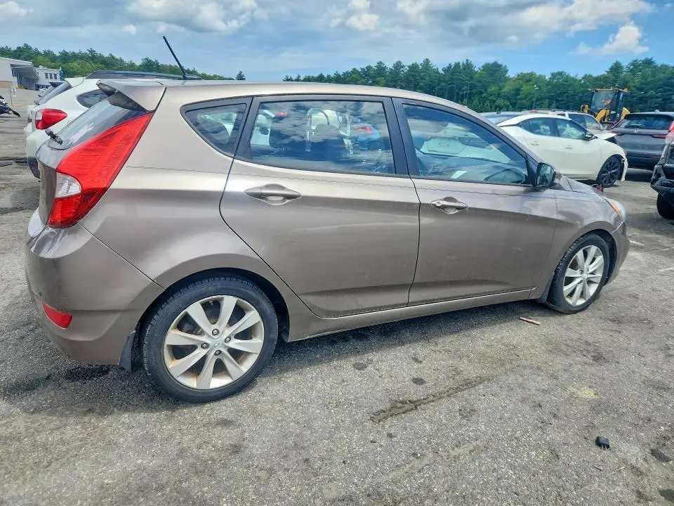 2013 HYUNDAI ACCENT SE  