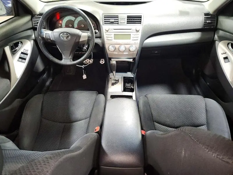 2011 TOYOTA CAMRY SE  