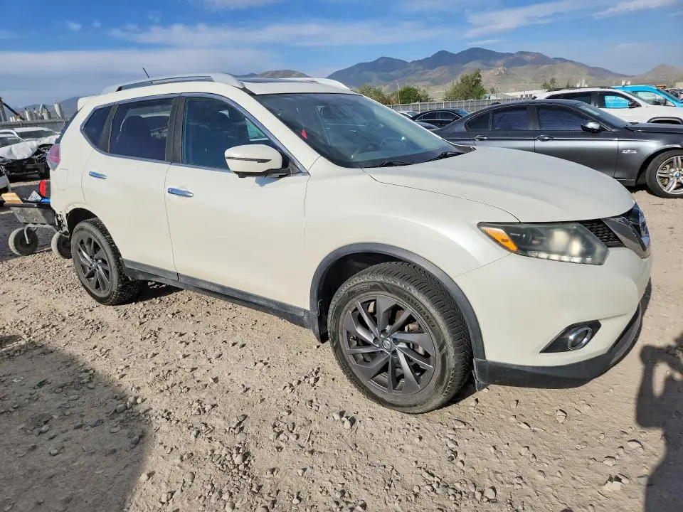 2016 NISSAN ROGUE SL  