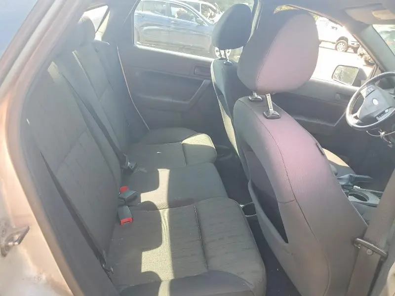 2011 FORD FOCUS SE  