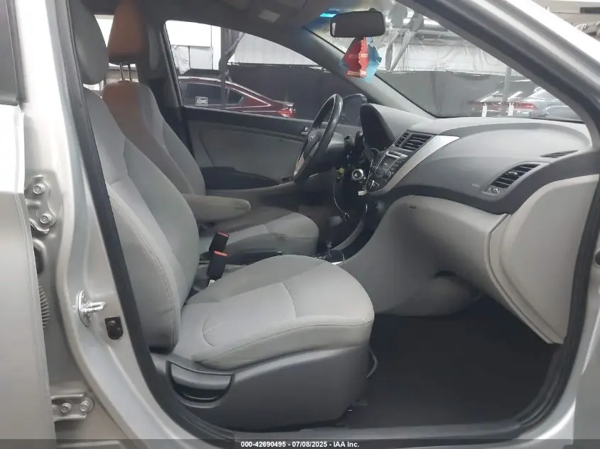 2013 HYUNDAI ACCENT GLS