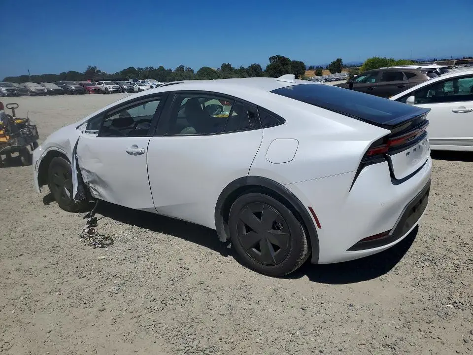 2024 TOYOTA PRIUS LE  
