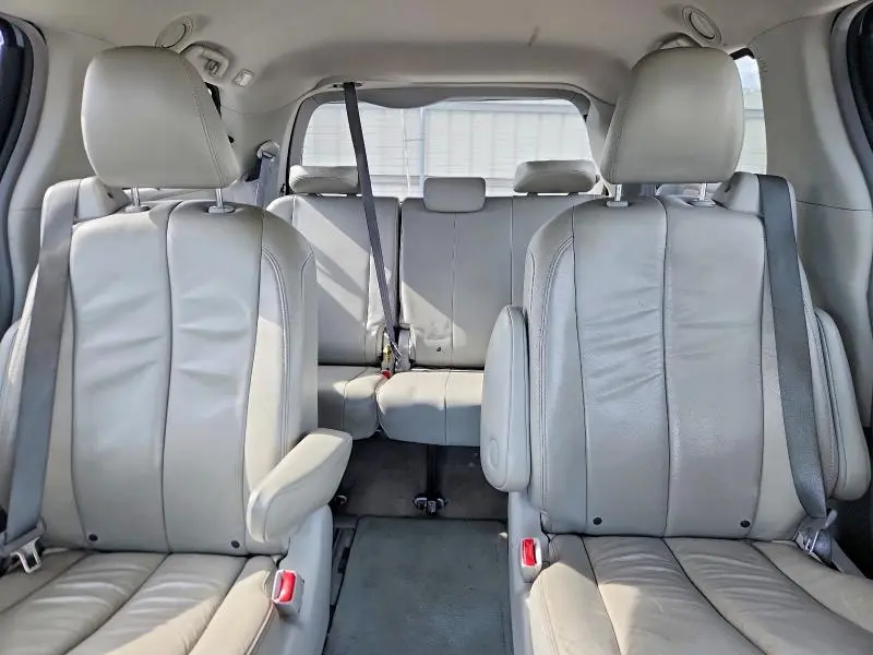 2013 TOYOTA SIENNA XLE 7-PASSENGER  