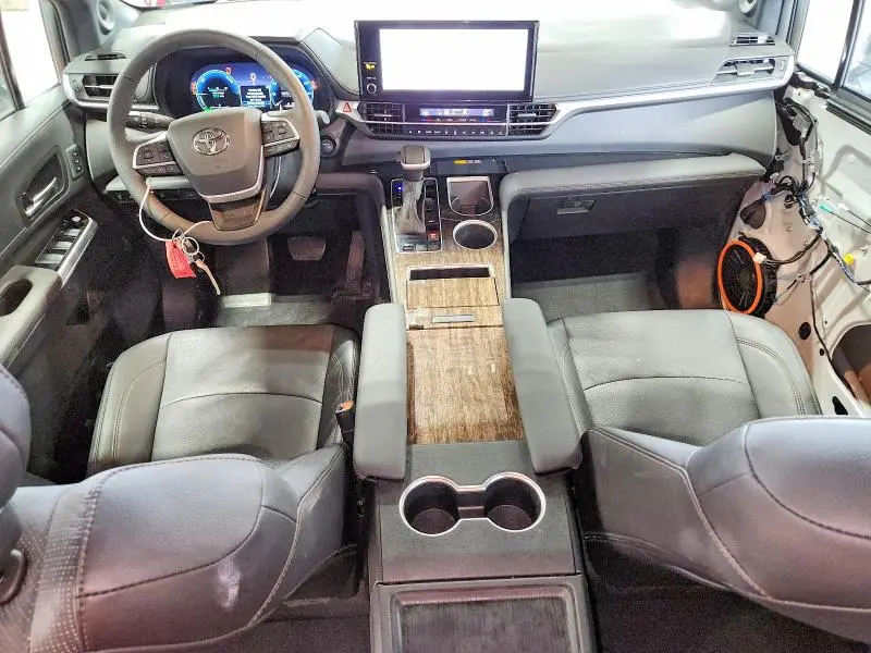 2025 TOYOTA SIENNA PLATINUM 7-PASSENGER  