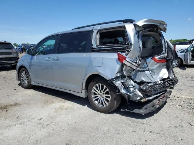 2020 TOYOTA SIENNA XLE 8-PASSENGER  