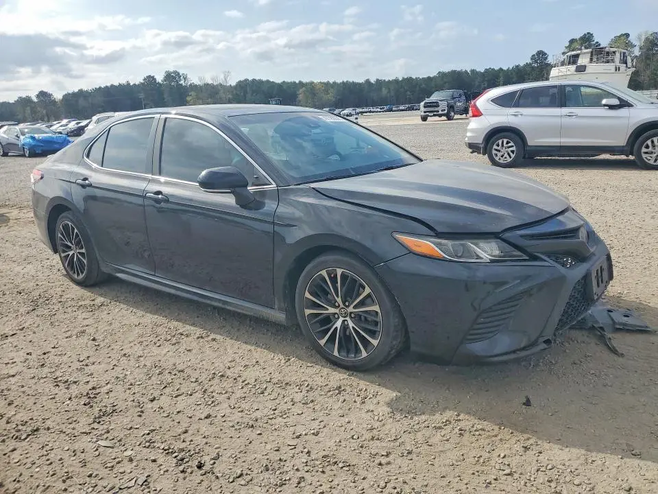 2018 TOYOTA CAMRY SE  