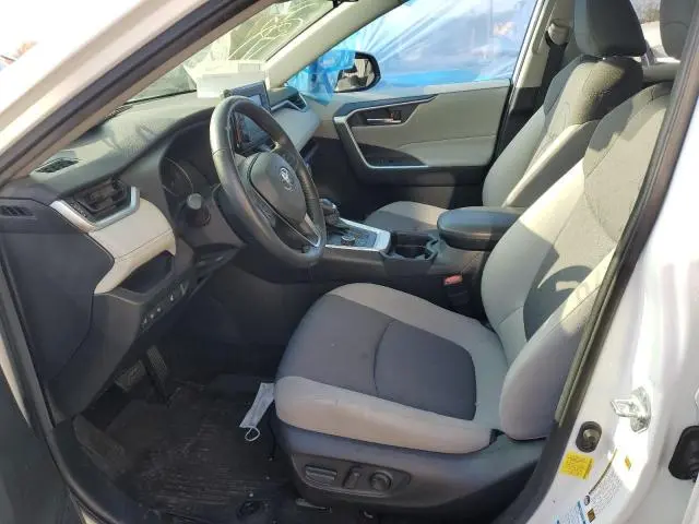 2021 TOYOTA RAV4 XLE  