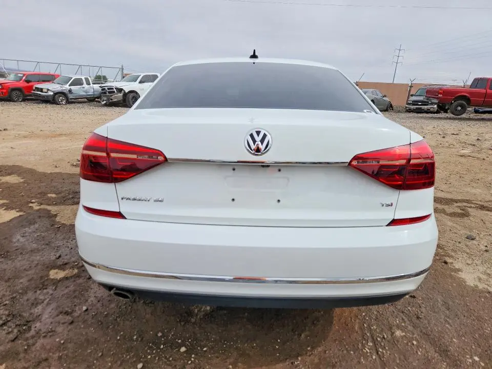 2017 VOLKSWAGEN PASSAT SE  