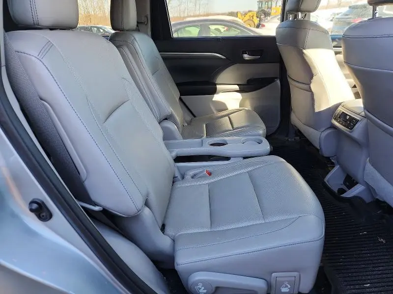 2019 TOYOTA HIGHLANDER LIMITED  