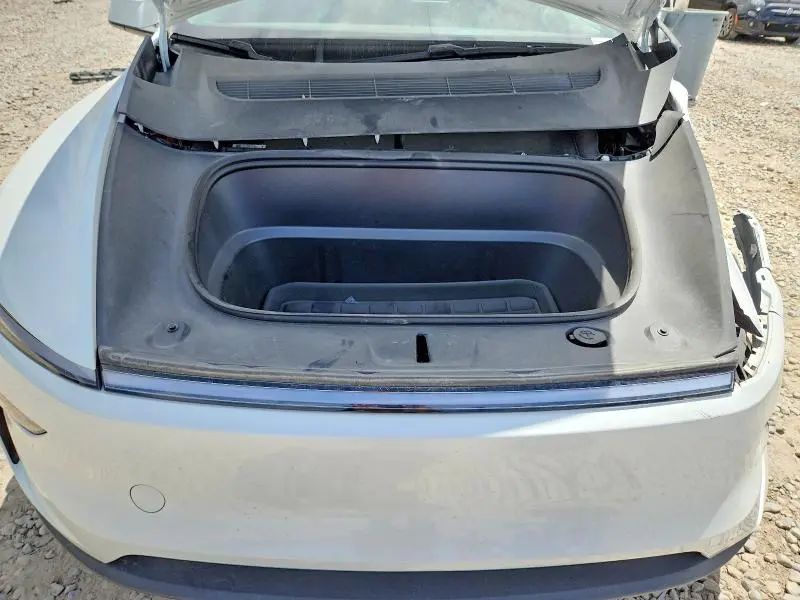 2026 TESLA MODEL Y   