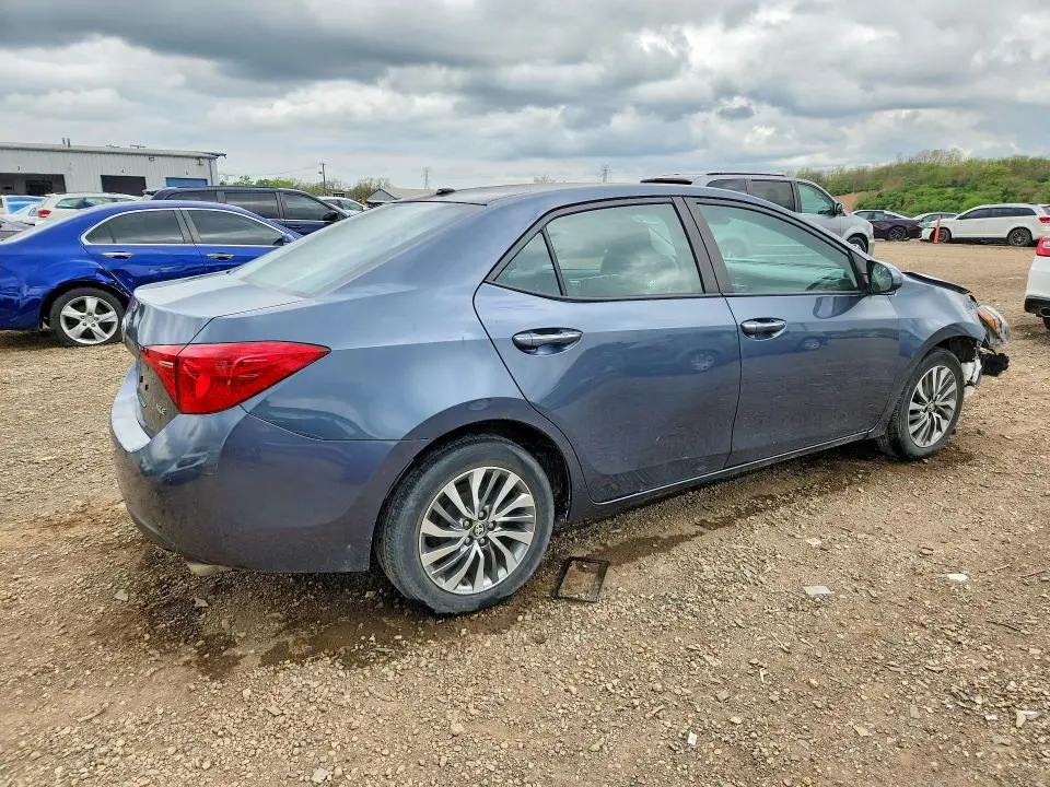 2018 TOYOTA COROLLA XLE  