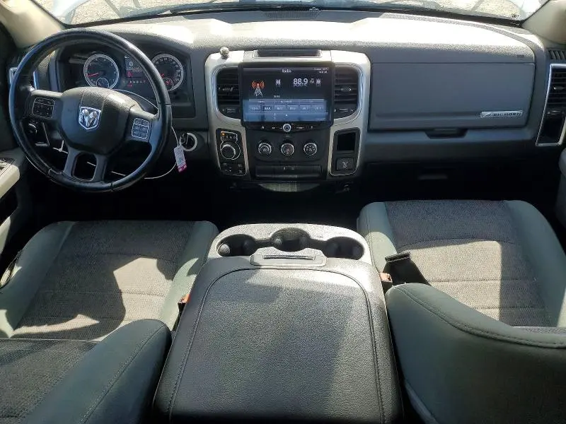 2016 RAM 1500 SLT  
