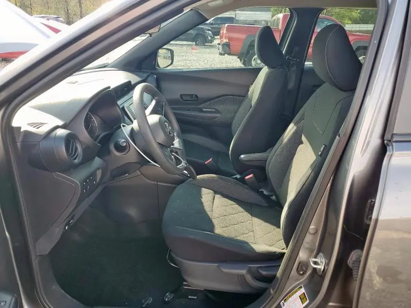 2020 NISSAN KICKS S  