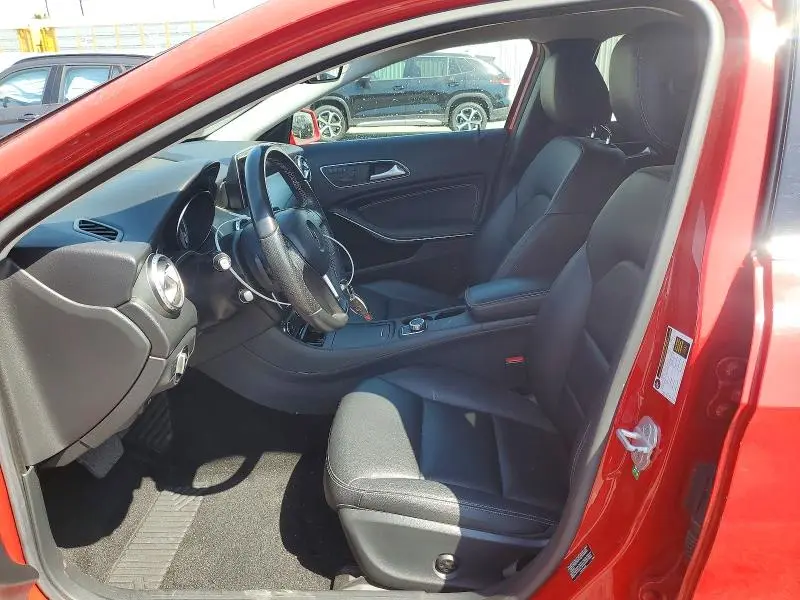 2015 MERCEDES-BENZ GLA 250  