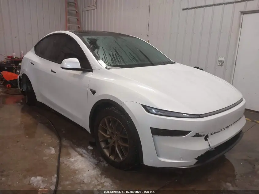 2026 TESLA MODEL Y  