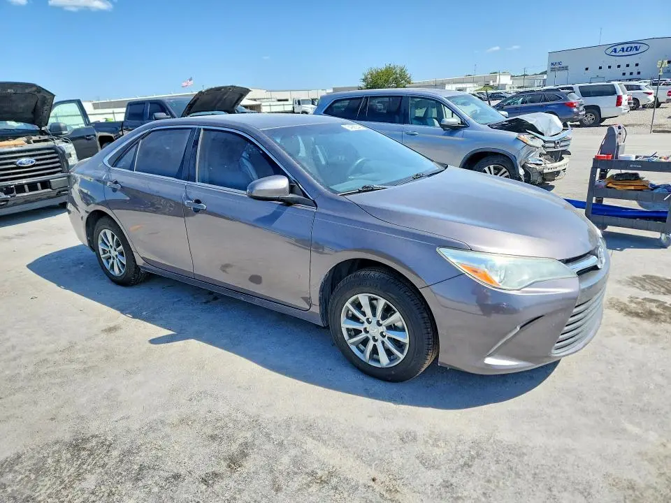 2015 TOYOTA CAMRY LE  