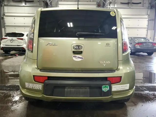 2010 KIA SOUL +  