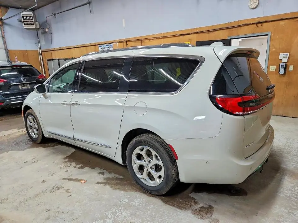 2021 CHRYSLER PACIFICA LIMITED  