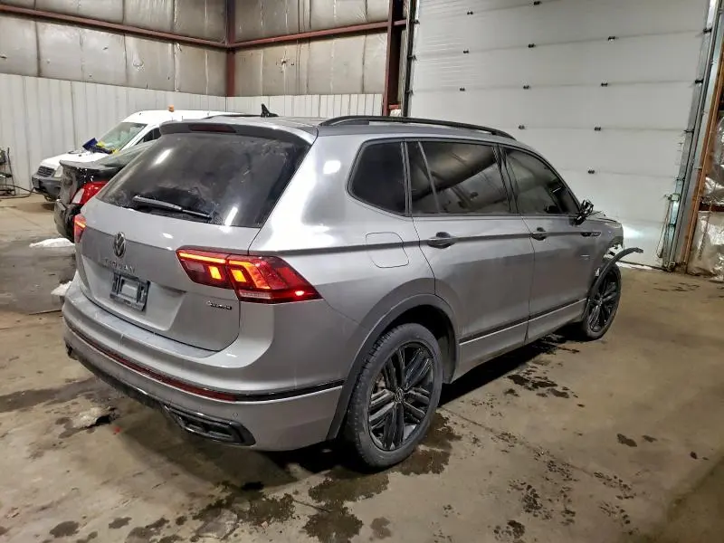 2022 VOLKSWAGEN TIGUAN SE R-LINE BLACK  