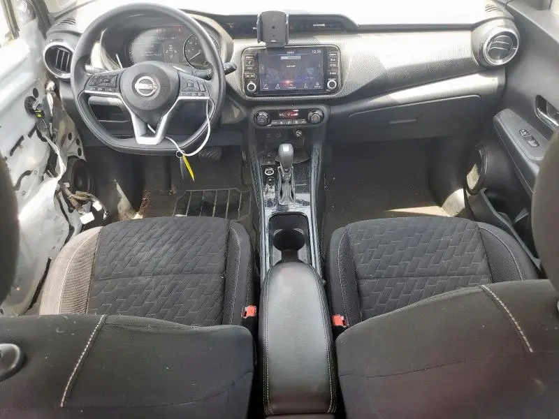 2022 NISSAN KICKS SV  