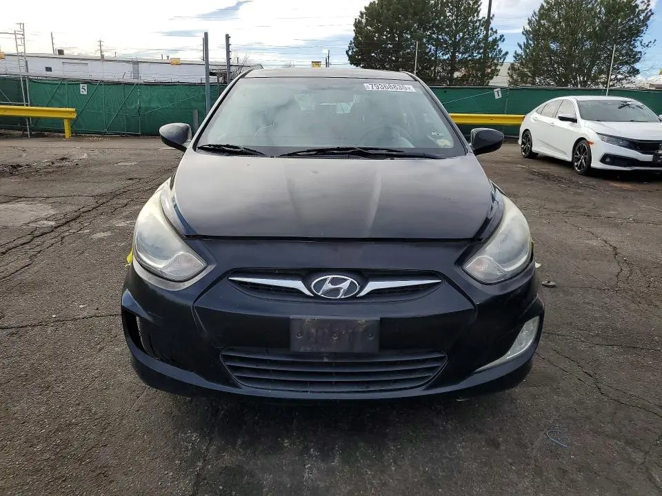 2012 HYUNDAI ACCENT SE  