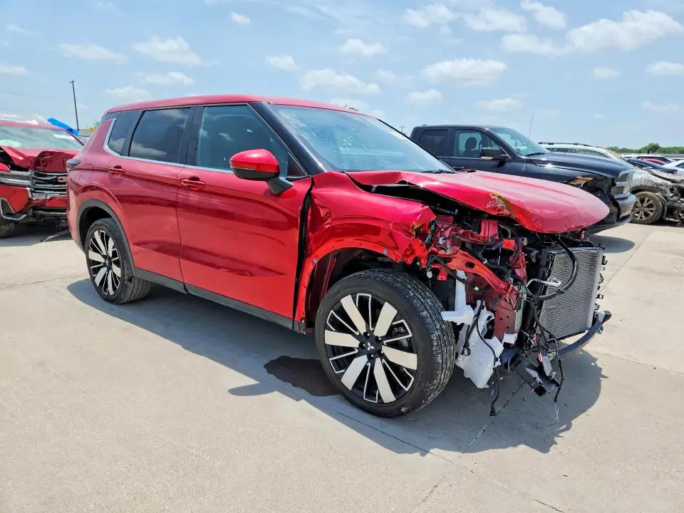 2025 MITSUBISHI OUTLANDER SE  