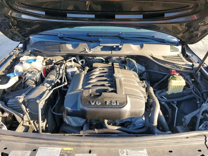 2014 VOLKSWAGEN TOUAREG V6  
