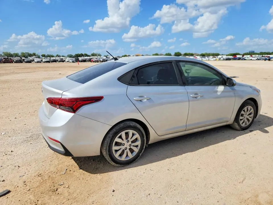 2022 HYUNDAI ACCENT SE  