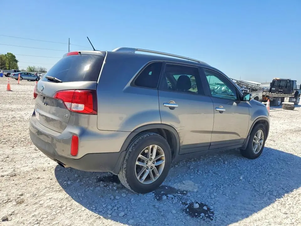 2015 KIA SORENTO LX  