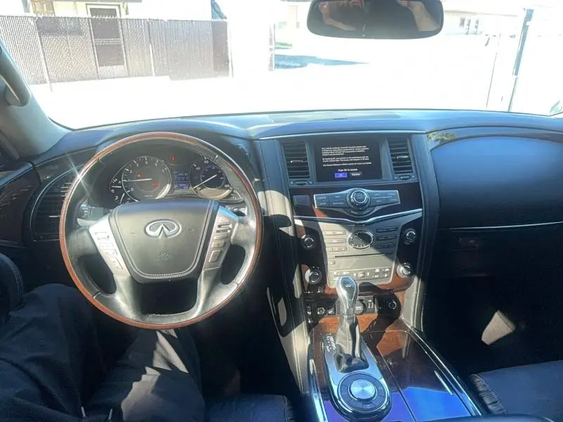 2019 INFINITI QX80 LUXE  