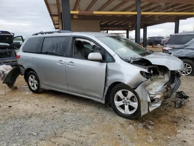 2020 TOYOTA SIENNA LE  