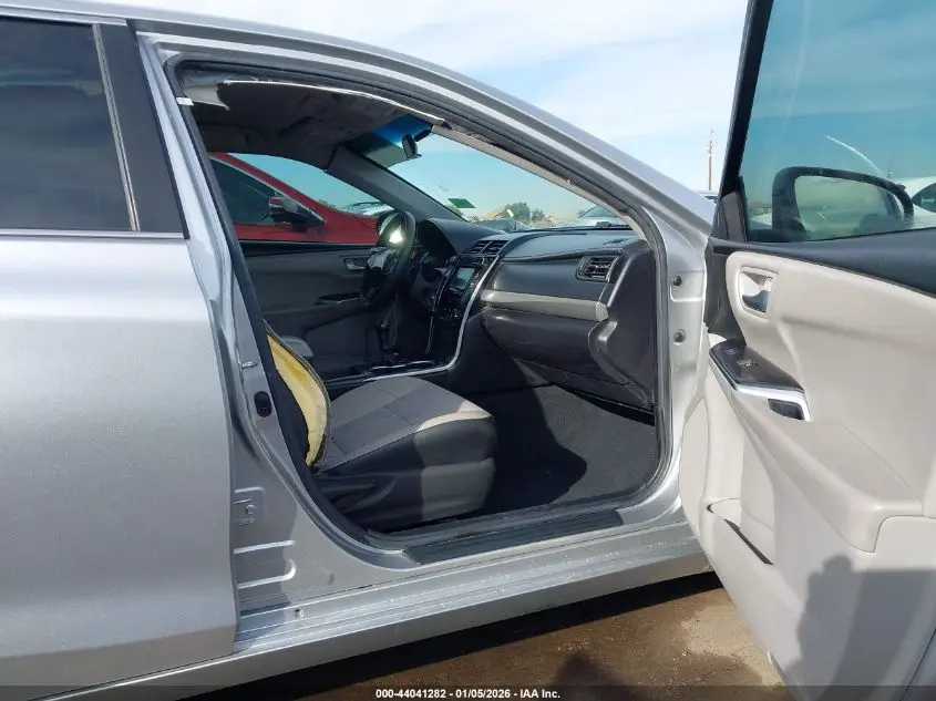 2016 TOYOTA CAMRY SE